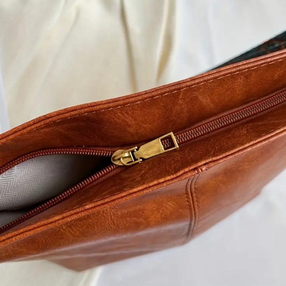 Reserved Trendy Crossbody bag with adjustable strap Hobo Boho - Picture 6 of 7